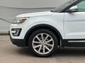 2017 Ford Explorer V Рестайлинг 2, белый, 2700000 рублей - вид 2