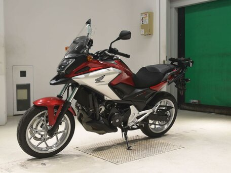 2017 Honda NC 750X, красный, 825000 рублей, вид 4