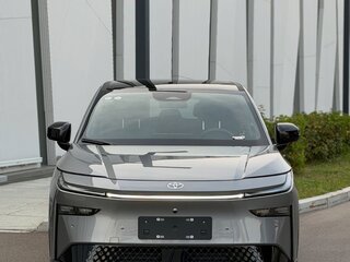 2026 Toyota bZ3X 58.3 kWh, серый, 2910000 рублей, вид 2