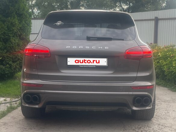 2016 Porsche Cayenne S II Рестайлинг (958), коричневый, 6200000 рублей - вид 4