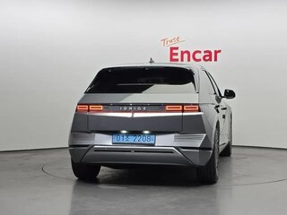 2022 Hyundai IONIQ 5 Standard Range I, серый, 2935077 рублей, вид 4