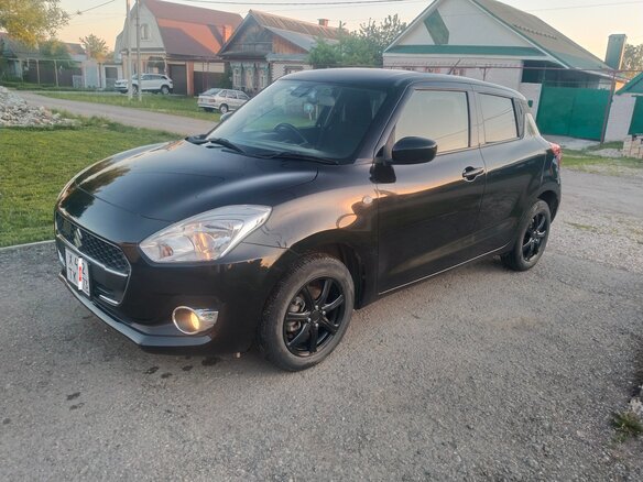 2020 Suzuki Swift V, чёрный, 970000 рублей