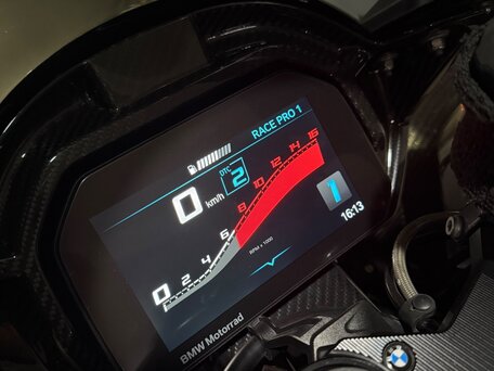 2023 BMW M 1000 RR, чёрный, 4271844 рублей, вид 4