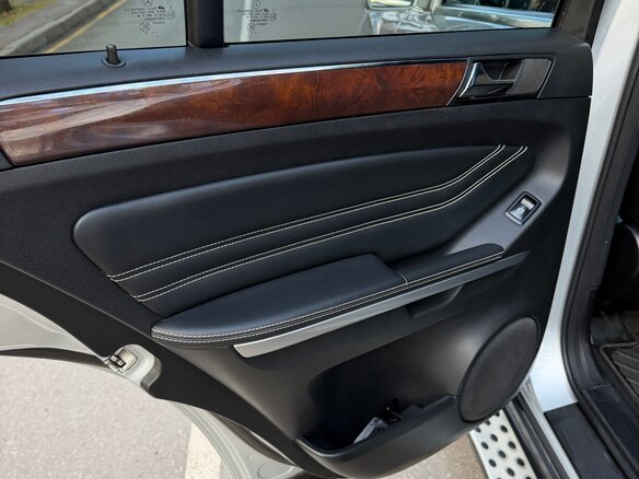 2010 Mercedes-Benz M-Класс 350 II (W164) Рестайлинг, серебристый, 1700000 рублей - вид 17