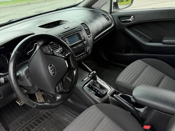 2018 Kia Cerato III Рестайлинг (Classic), белый, 1700000 рублей - вид 12