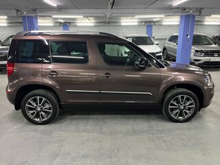 2017 Skoda Yeti I Рестайлинг, коричневый, 1385000 рублей, вид 4
