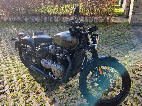 2017 Triumph Bonneville Bobber, зелёный, 1000000 рублей - вид 5