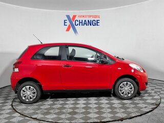 2010 Toyota Yaris II Рестайлинг, красный, 492000 рублей, вид 4