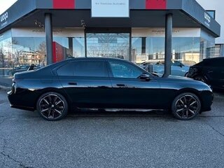 2025 BMW 7 серии 740d xDrive VII (G70), чёрный, 12082000 рублей, вид 3