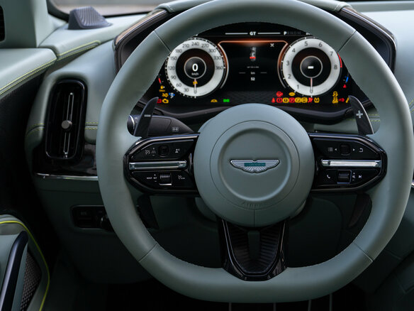 2026 Aston Martin DBX DBX S I, зелёный - вид 22