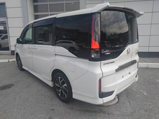 2021 Honda Stepwgn Spada V Рестайлинг, белый, 3000000 рублей, вид 3