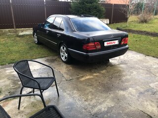 1999 Mercedes-Benz E-Класс 320 II (W210, S210) Рестайлинг, синий, 450000 рублей, вид 4