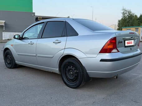 2004 Ford Focus I Рестайлинг, серебристый, 550000 рублей, вид 4
