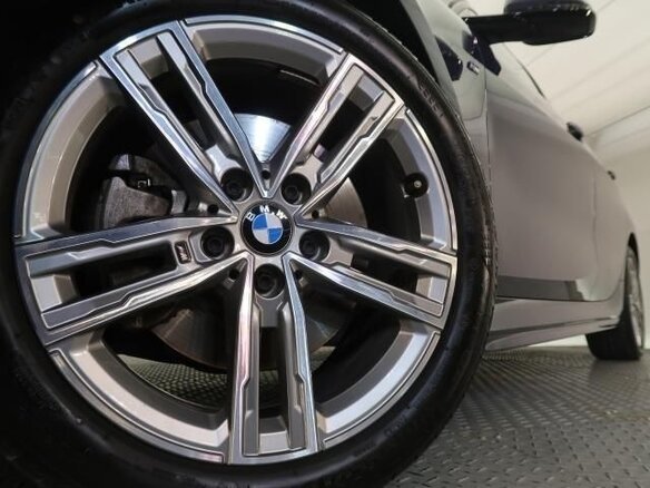2022 BMW 1 серии 118i III (F40), синий, 1500000 рублей - вид 5