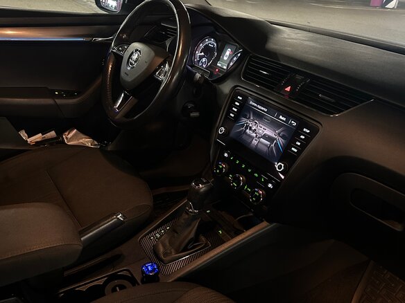2017 Skoda Octavia III (A7) Рестайлинг, белый, 2000000 рублей - вид 14