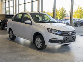 2026 Lada (ВАЗ) Granta I Рестайлинг, белый, 1800000 рублей, вид 1