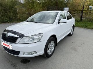 2012 Skoda Octavia II (A5) Рестайлинг, белый, 750000 рублей, вид 1
