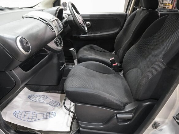 2010 Nissan Note I Рестайлинг, серебристый, 679000 рублей - вид 8