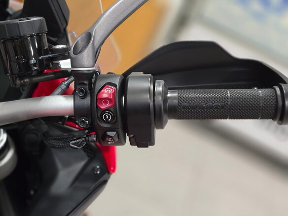 2022 Ducati Multistrada V4, красный, 2350000 рублей - вид 9