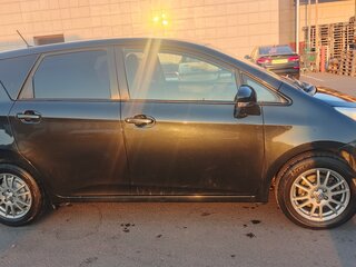 2011 Toyota Ractis II, чёрный, 780000 рублей, вид 5