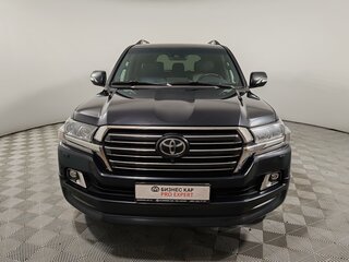 2017 Toyota Land Cruiser 200 Series Рестайлинг 2, чёрный, 5849000 рублей, вид 2