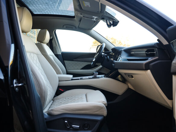 2023 Audi Q6 50 TFSI, чёрный, 6299777 рублей - вид 26