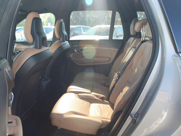 2017 Volvo XC90 II, бежевый, 3260000 рублей - вид 9