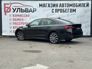 2021 Skoda Octavia IV (A8), чёрный, 2184000 рублей, вид 4