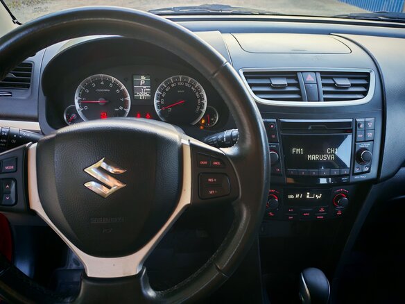2011 Suzuki Swift IV, красный - вид 10