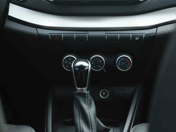2024 Lada (ВАЗ) Vesta I Рестайлинг (NG), белый, 1120230 рублей - вид 14