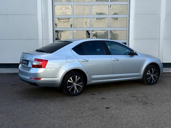 2015 Skoda Octavia III (A7), серебристый, 1374000 рублей - вид 4