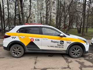 2022 Kia Rio X IV Рестайлинг, белый, 1300000 рублей, вид 3