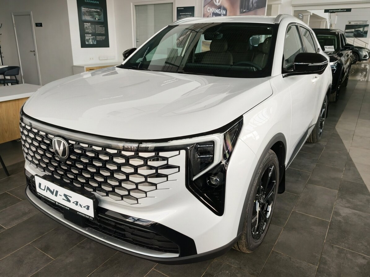 Открыть фотографии: Changan UNI-S I Рестайлинг