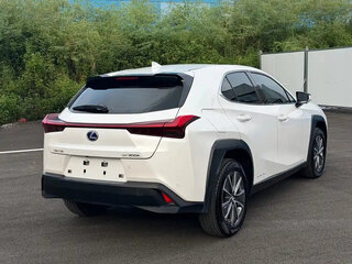 2022 Lexus UX 300e I, белый, 2280000 рублей, вид 4