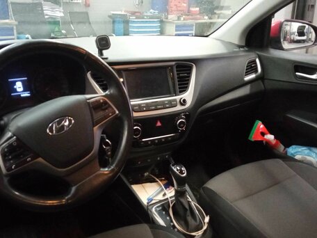 2018 Hyundai Solaris II, красный, 1250000 рублей, вид 5