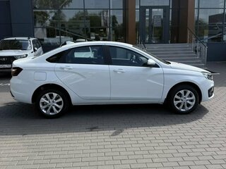 2026 Lada (ВАЗ) Vesta I Рестайлинг (NG), белый, 1780000 рублей, вид 4