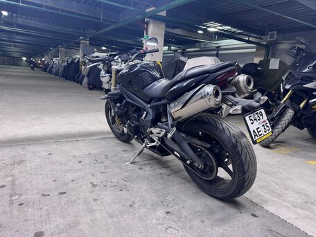 2009 Triumph Street Triple, чёрный, 450000 рублей, вид 3