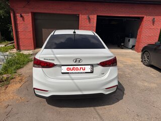 2017 Hyundai Solaris II, белый, 920000 рублей, вид 4