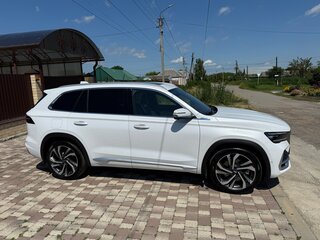 2023 Geely Monjaro (Xingyue L) I, белый, 3200000 рублей, вид 4
