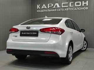 2019 Kia Cerato III Рестайлинг (Classic), белый, 1370000 рублей, вид 2