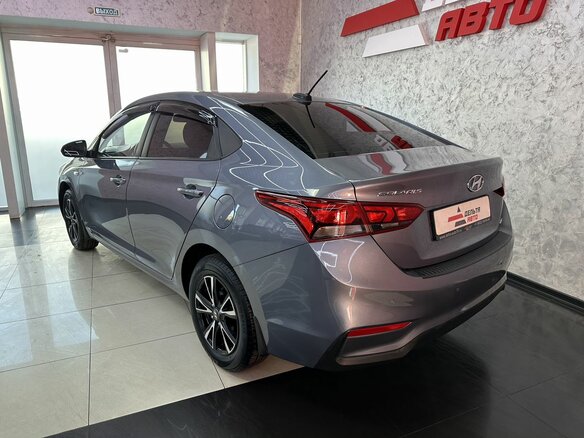 2018 Hyundai Solaris II, серый, 1265000 рублей - вид 2