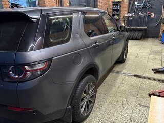 2018 Land Rover Discovery Sport I, серый, 1650000 рублей, вид 3