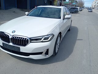 2022 BMW 5 серии 520d VII (G30/G31/G38) Рестайлинг, белый, 5154444 рублей, вид 3