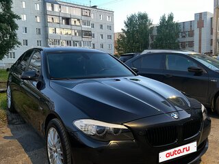 2010 BMW 5 серии 528i VI (F10/F11/F07), чёрный, 1300000 рублей, вид 3
