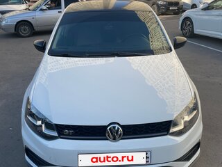 2018 Volkswagen Polo V Рестайлинг, белый, 1550000 рублей, вид 2