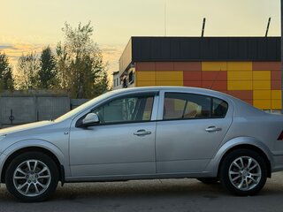 2011 Opel Astra H Рестайлинг, серебристый, 390000 рублей, вид 4