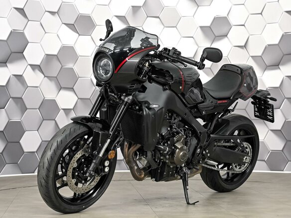 2024 Yamaha XSR900, чёрный, 1177000 рублей - вид 1