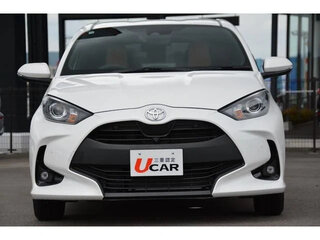 2023 Toyota Yaris IV, белый, 855000 рублей, вид 2