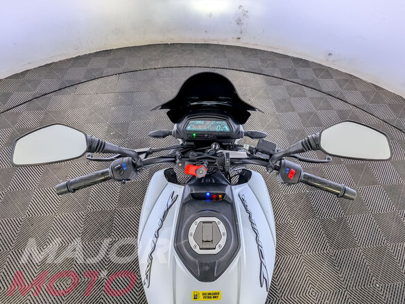 2018 Bajaj Dominar 400, белый, 249000 рублей - вид 11