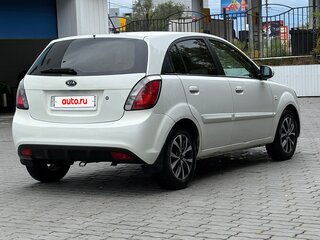 2010 Kia Rio II Рестайлинг, белый, 540000 рублей, вид 4